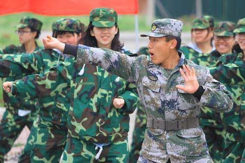 爆料军训教官犯法吗视频,视频曝光引发社会关注